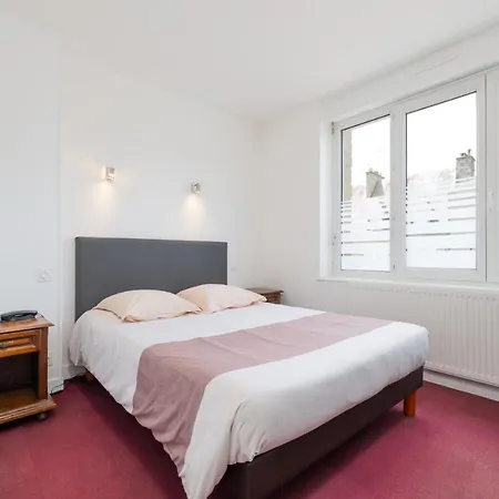 De L'agriculture - 2 Etoiles Ξενοδοχείο