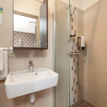 De L'agriculture - 2 Etoiles 2* Saint-Hilaire-du-Harcouët