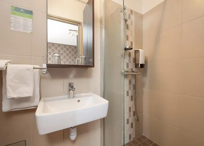 De L'agriculture - 2 Etoiles 2* Saint-Hilaire-du-Harcouët