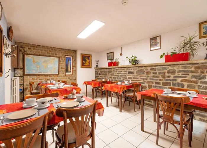 De L'agriculture - 2 Etoiles 2* Saint-Hilaire-du-Harcouët